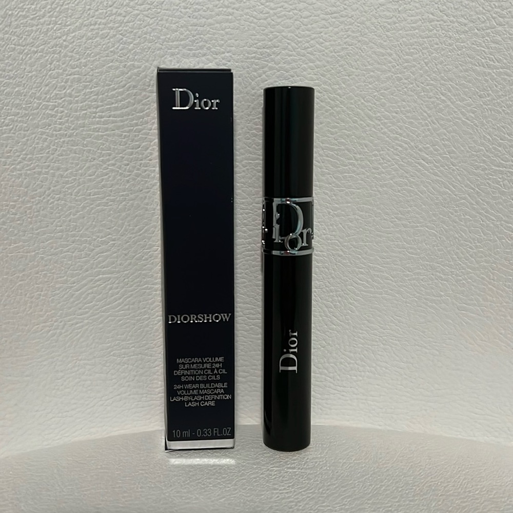 DIORSHOW 24h volume mascara in shade BROWN